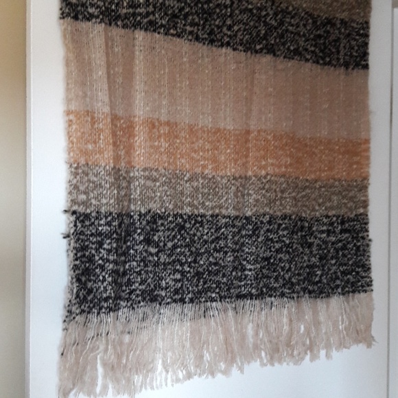 Winter Wrap for Women - Picture 1 of 3
